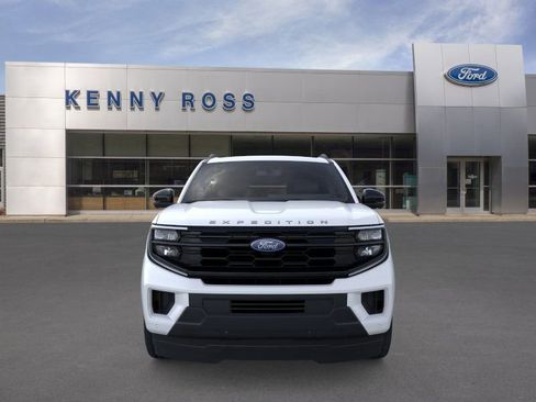 New 2025 Ford Expedition Active image 8