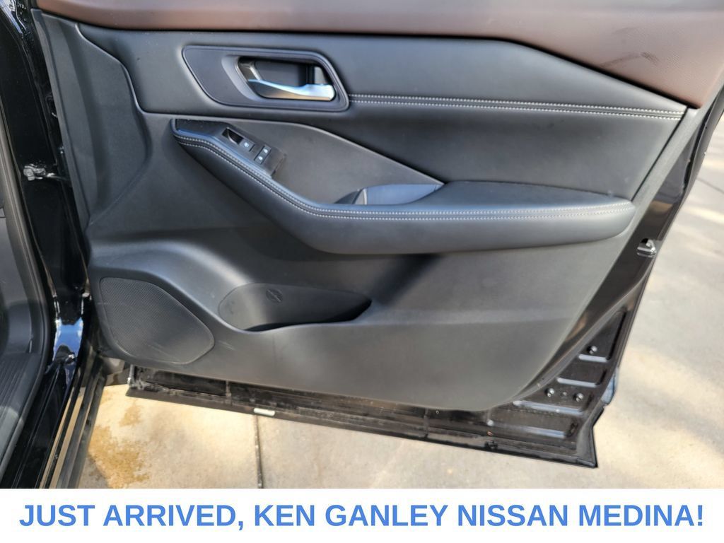 Certified 2023 Nissan Rogue SV w/ SV Premium B Package AWD/4WD image 22