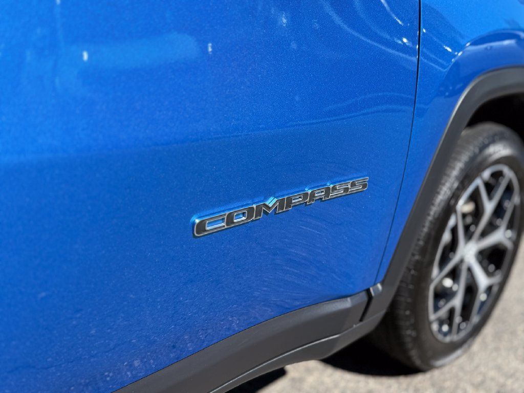 Used 2024 Jeep Compass Limited AWD/4WD image 28