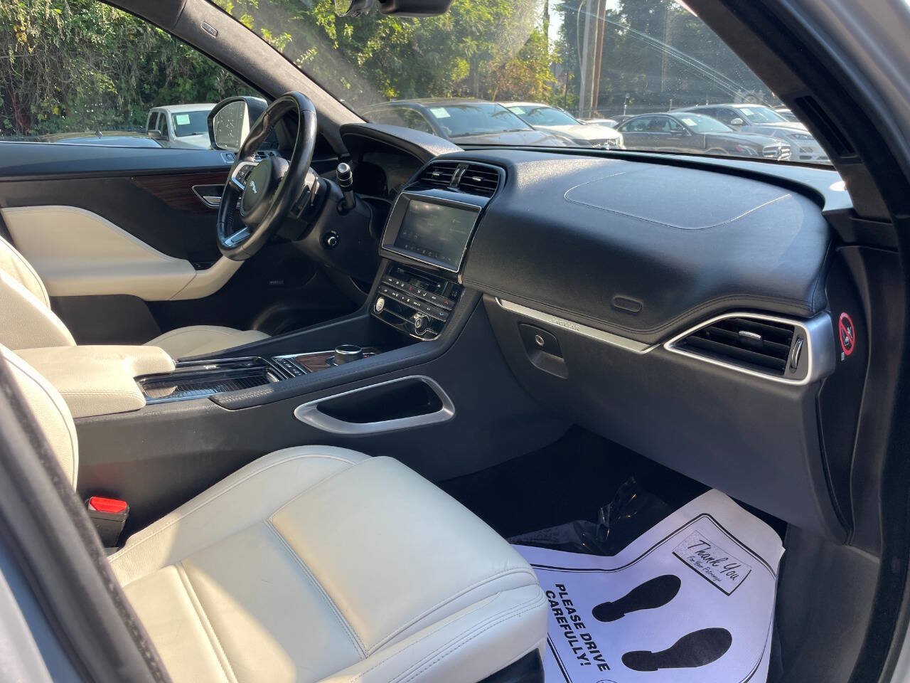 Used 2019 Jaguar F-PACE Prestige AWD/4WD image 11