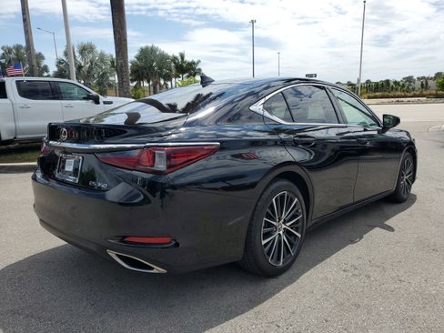 Used 2024 Lexus ES 350 w/ Premium Package image 5