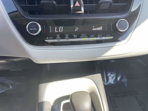 Used 2023 Toyota Corolla LE FWD image 39