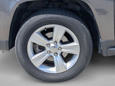 Used 2015 Jeep Compass High Altitude FWD image 19