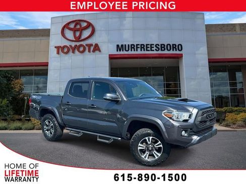 Used 2018 Toyota Tacoma TRD Sport AWD/4WD image 1