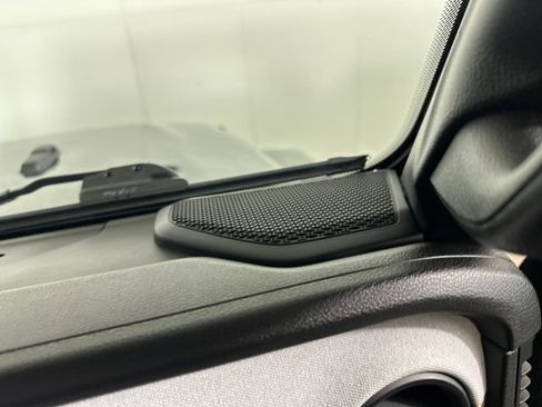 Used 2024 Jeep Wrangler Unlimited w/ Convenience Group image 29