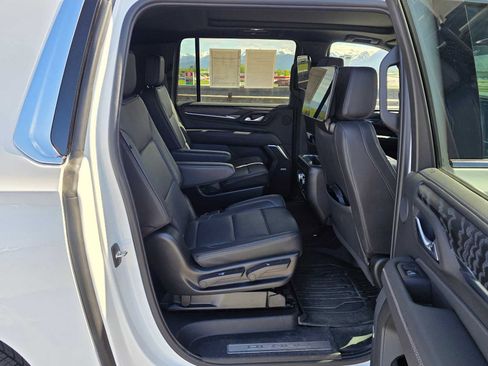 Used 2024 GMC Yukon XL Denali w/ Advanced Technology Package AWD/4WD image 12