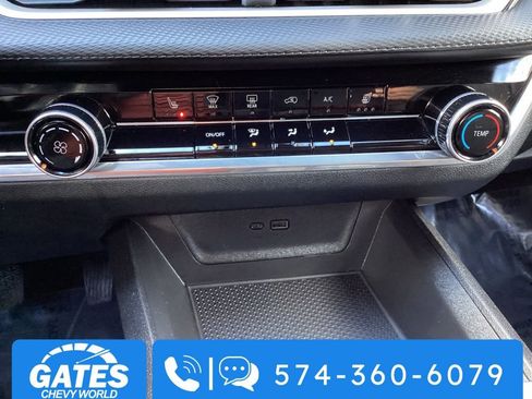 Used 2025 Chevrolet Equinox LT image 19