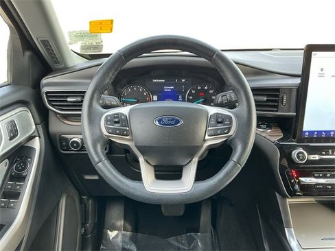 Certified 2023 Ford Explorer Limited w/ Limited Technology Package image 13