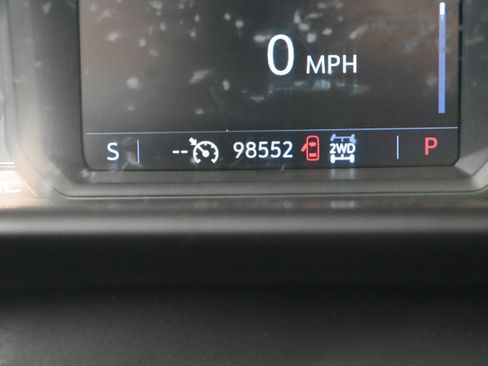 Used 2021 GMC Sierra 3500 SLT w/ SLT Convenience Package image 16