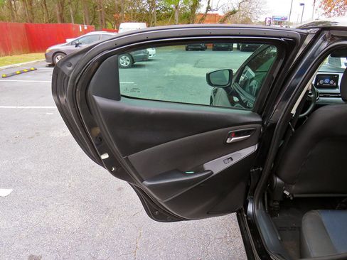 Used 2019 Toyota Yaris LE image 15