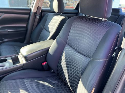Used 2017 Nissan Altima 2.5 SV image 15
