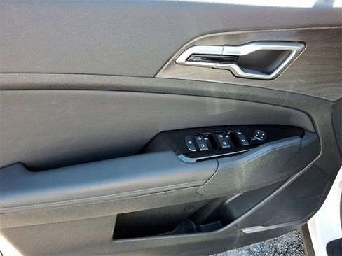 Used 2025 Kia Sportage X-Line w/ Premium Package image 13