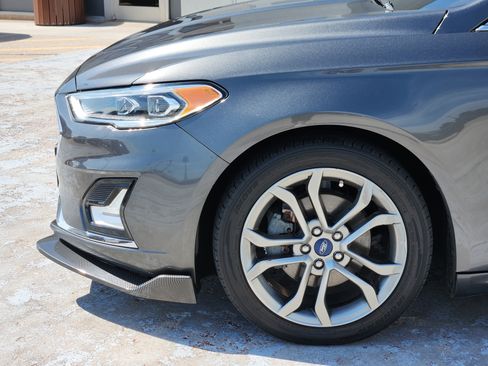 Used 2019 Ford Fusion Titanium FWD image 8