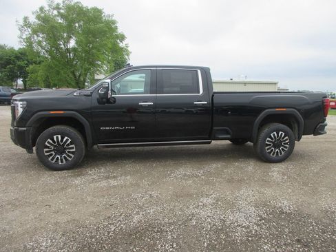 New 2026 GMC Sierra 3500 Denali Ultimate AWD/4WD image 9