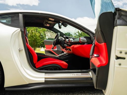 Used 2019 Ferrari 812 Superfast image 45