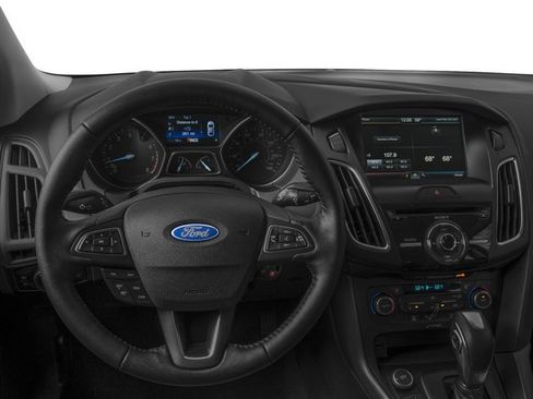 Used 2016 Ford Focus SE FWD image 7