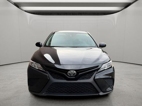 Used 2019 Toyota Camry SE image 8