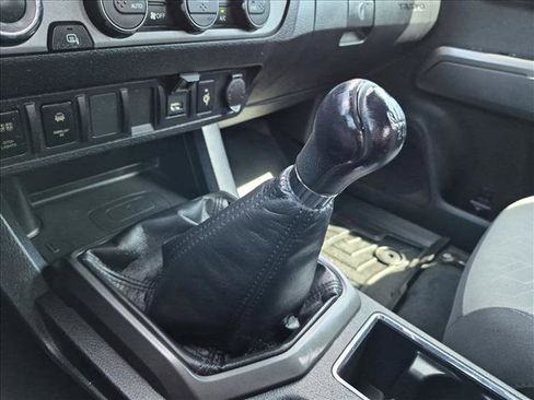 Used 2021 Toyota Tacoma TRD Sport AWD/4WD image 18