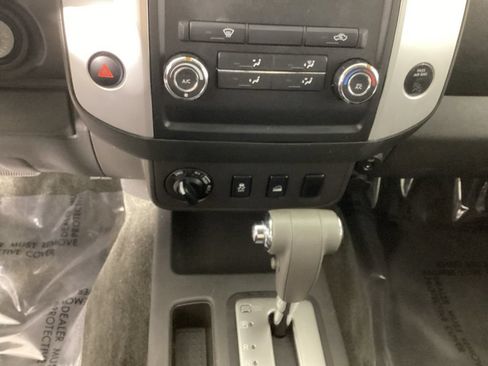 Used 2012 Nissan Frontier SV w/ SV Premium Utility Pkg AWD/4WD image 20