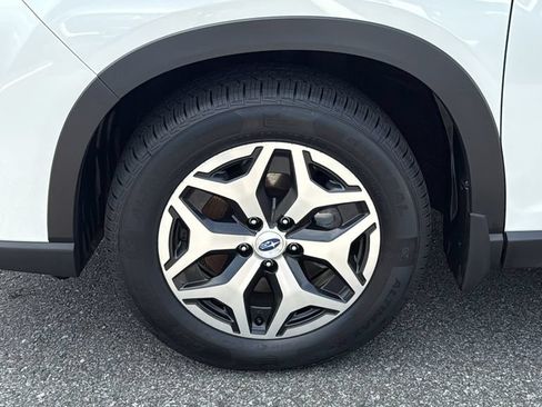 Certified 2023 Subaru Forester Premium AWD/4WD image 8