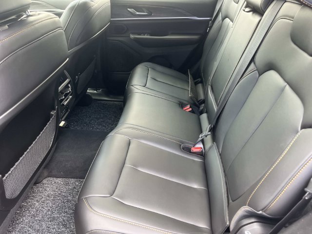 New 2026 Jeep Grand Cherokee Limited AWD/4WD image 18
