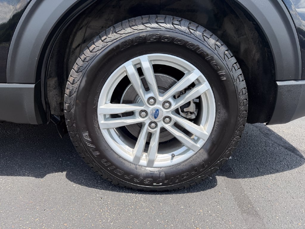 Certified 2022 Ford Explorer XLT w/ Equipment Group 202A AWD/4WD image 9