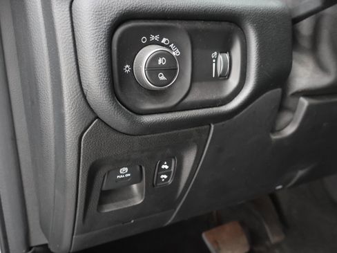 Used 2020 RAM 1500 Big Horn AWD/4WD image 40