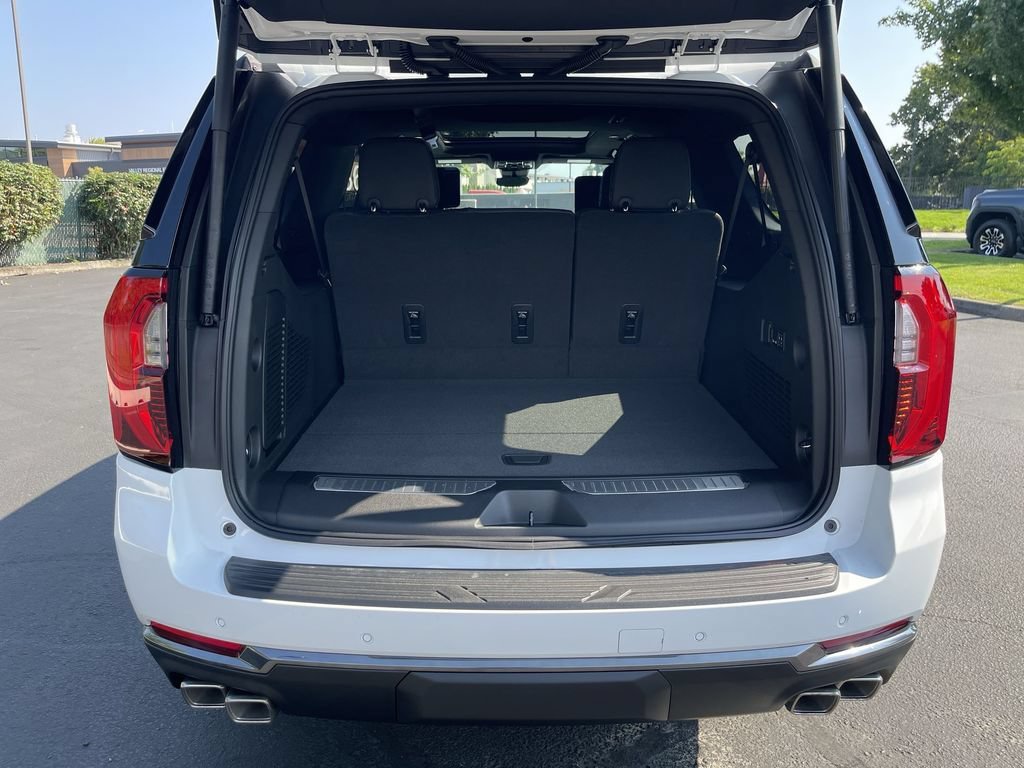 New 2026 GMC Yukon XL AT4 w/ AT4 Premium Plus Package AWD/4WD image 27