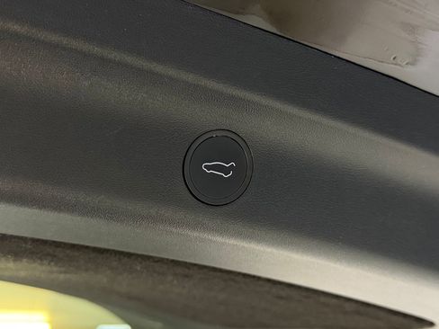 Used 2023 Tesla Model Y Long Range image 18