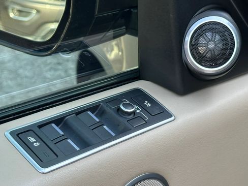 Used 2016 Land Rover Range Rover HSE image 13