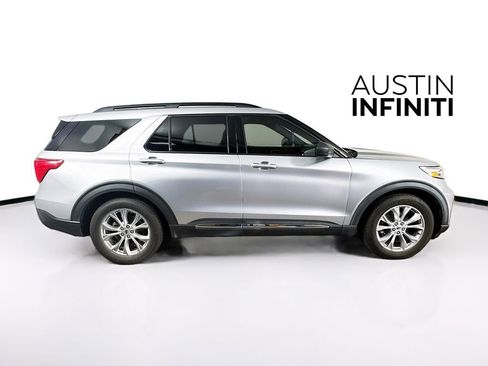 Used 2020 Ford Explorer XLT w/ Equipment Group 202A image 9