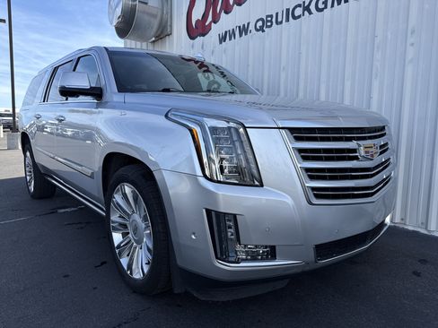 Used 2019 Cadillac Escalade ESV Platinum image 41