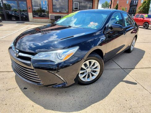 Used 2016 Toyota Camry LE FWD image 3