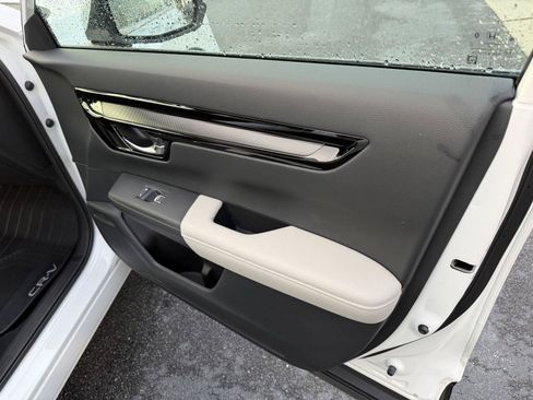 Used 2025 Honda CR-V EX-L image 16