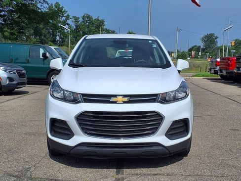 Used 2019 Chevrolet Trax LS FWD image 2