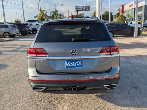 Certified 2023 Volkswagen Atlas SE w/ Panoramic Sunroof Package FWD image 5