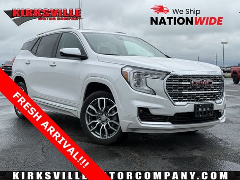 Used 2024 GMC Terrain Denali w/ Denali Premium Package AWD/4WD image 1