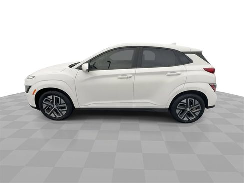 Used 2023 Hyundai Kona SE w/ Cargo Package image 5