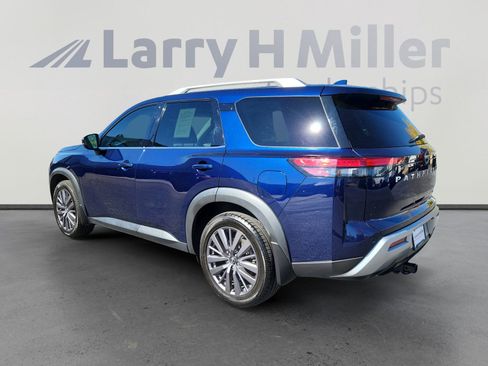 Used 2022 Nissan Pathfinder SL w/ SL Premium Package image 3