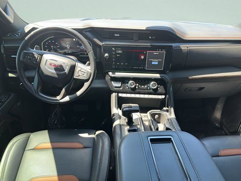Used 2022 GMC Sierra 1500 AT4 w/ AT4 Preferred Package AWD/4WD image 23
