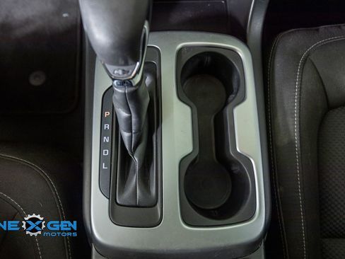 Used 2022 Chevrolet Colorado LT AWD/4WD image 23