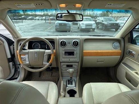 Used 2007 Lincoln MKZ image 28