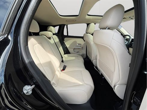 Used 2022 Mercedes-Benz GLA 250 image 38