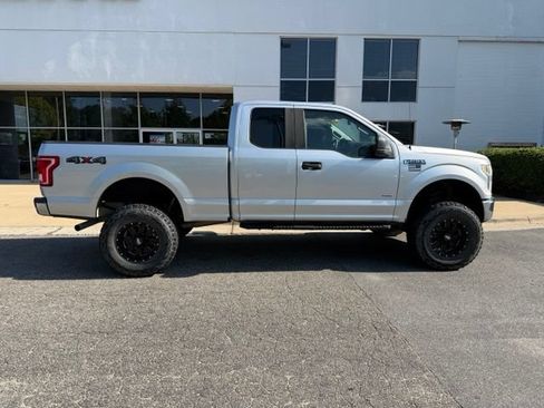 Used 2017 Ford F150 XL w/ Equipment Group 101A Mid AWD/4WD image 4