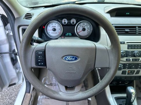 Used 2009 Ford Focus SE FWD image 18