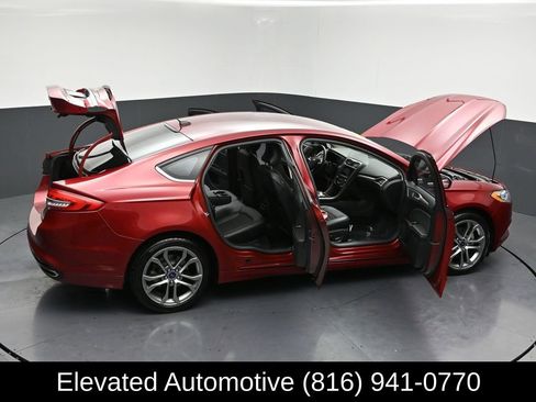 Used 2017 Ford Fusion SE w/ Equipment Group 201A image 30