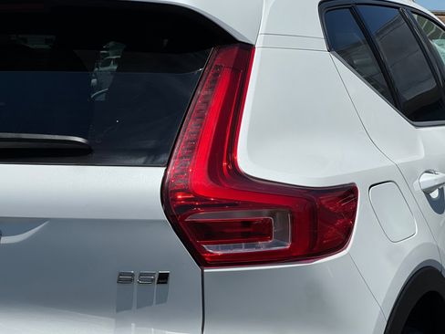 Used 2024 Volvo XC40 B5 Plus AWD/4WD image 27