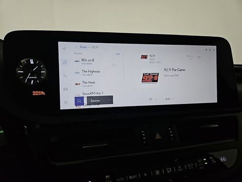 Used 2025 Lexus ES 300h w/ Premium Package image 18