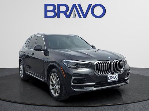 Used 2022 BMW X5 xDrive45e w/ Climate Comfort Package AWD/4WD image 2
