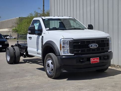 New 2025 Ford F450 XL image 2